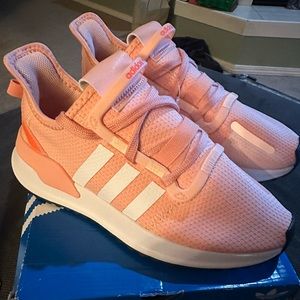 Adidas tennis shoes